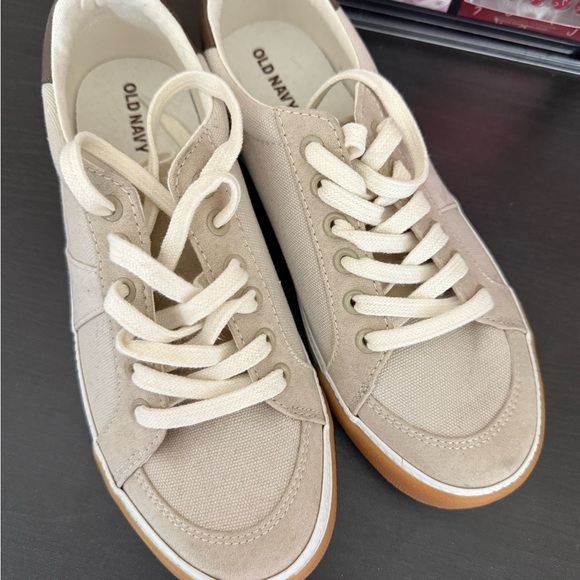 Old Navy Other - Boys size 5 Old Navy Tan Sneakers never worn